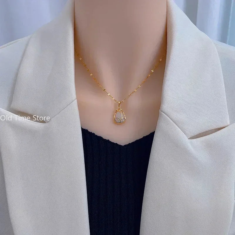 Collier Pendentif Élégant en Cristal Rose et Or